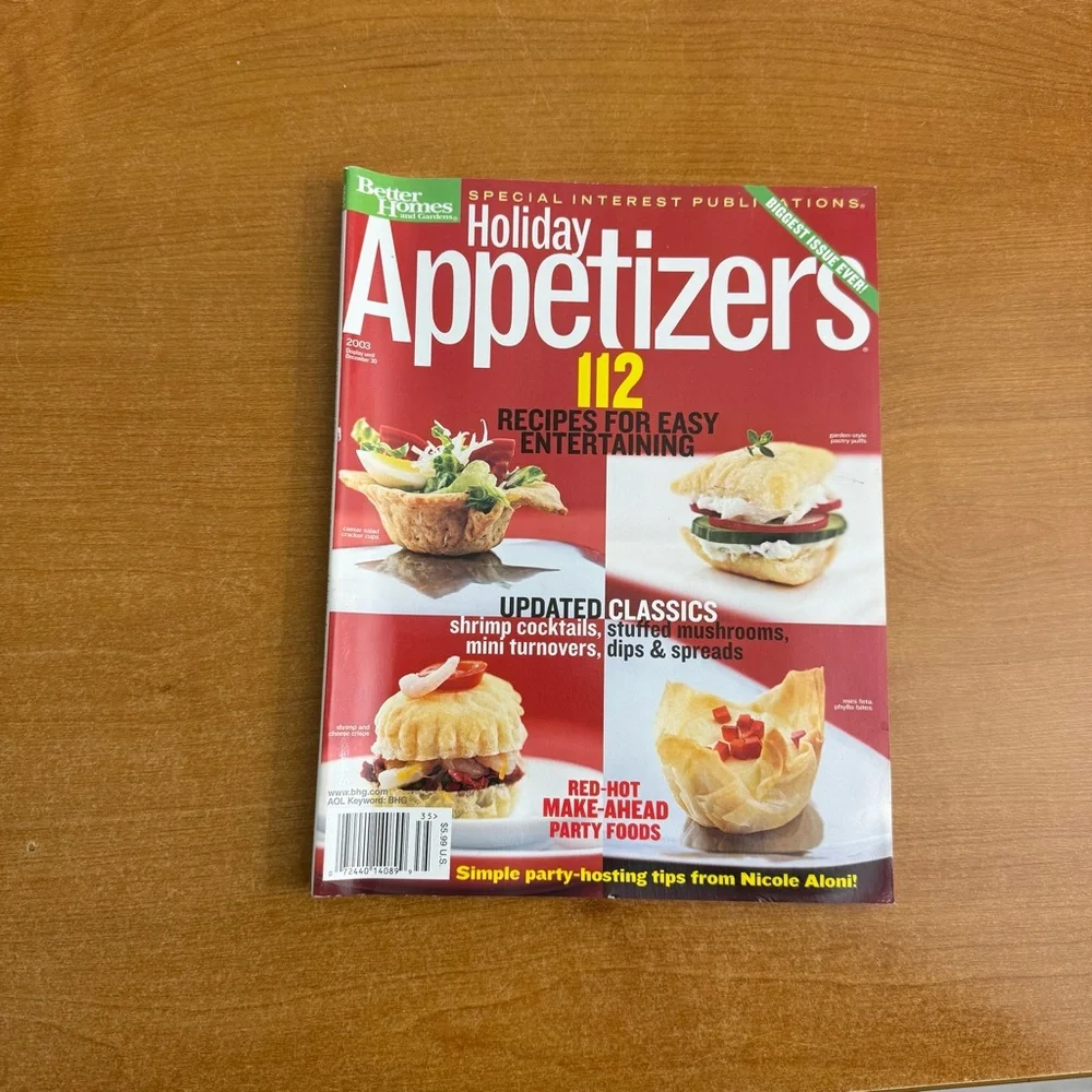 Better Homes and‎ Gardens Red Holiday Appetizers Guide